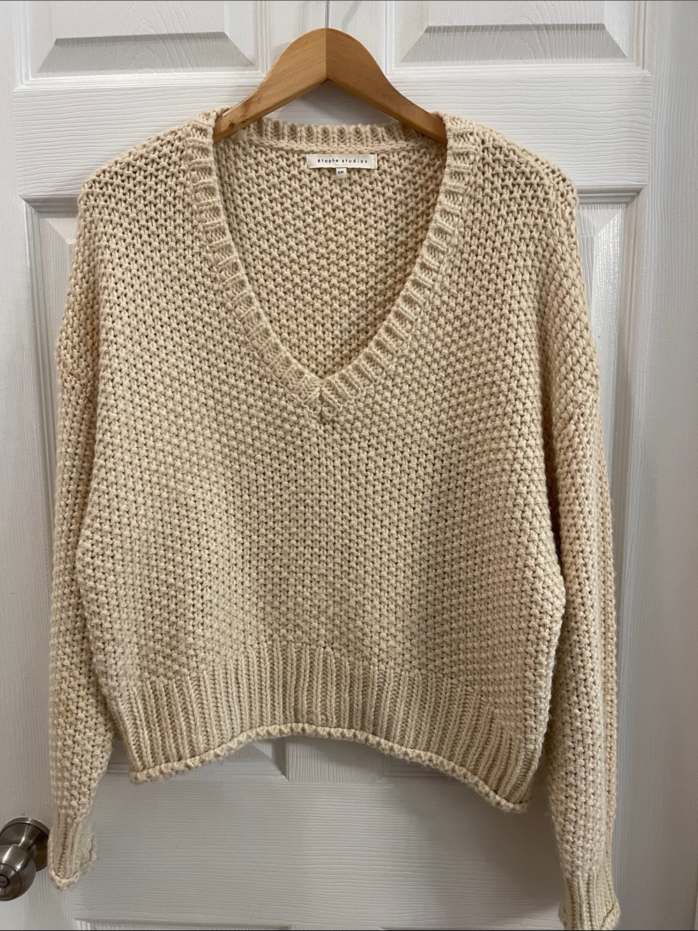 Etophe Studios Cream V-Neck Chunky Knit Sweater Small